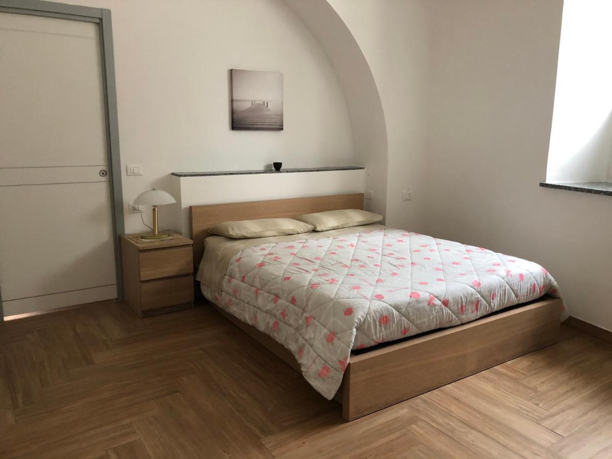 Elle'S House Apartment Savona Luaran gambar