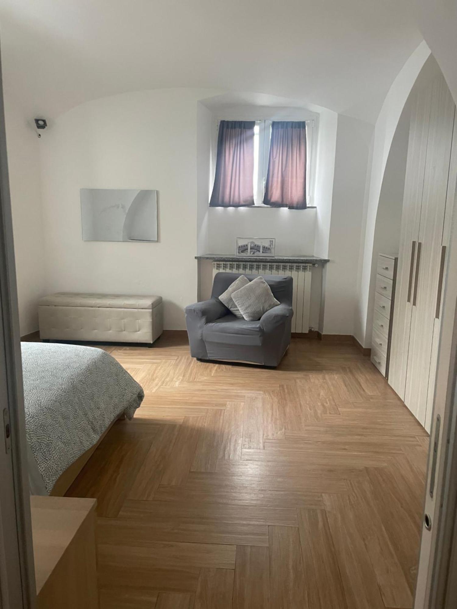 Elle'S House Apartment Savona Luaran gambar