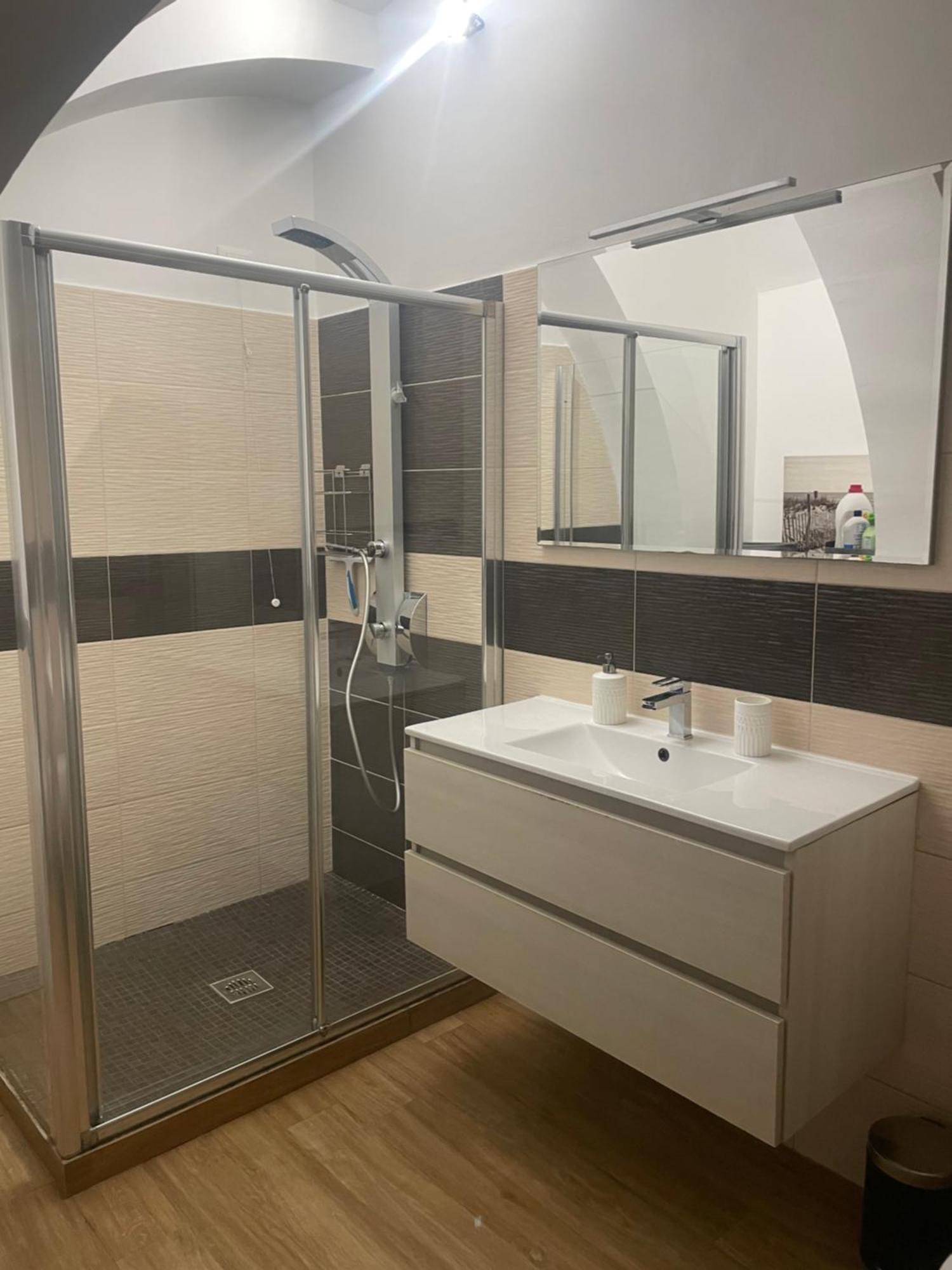 Elle'S House Apartment Savona Luaran gambar