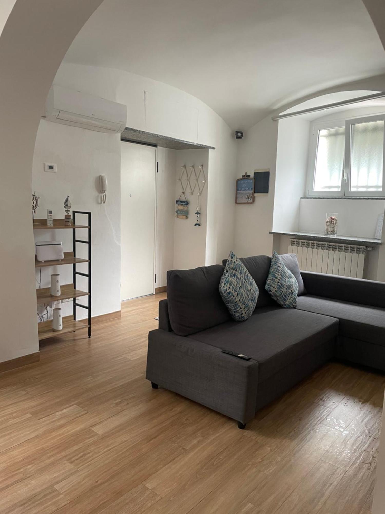 Elle'S House Apartment Savona Luaran gambar